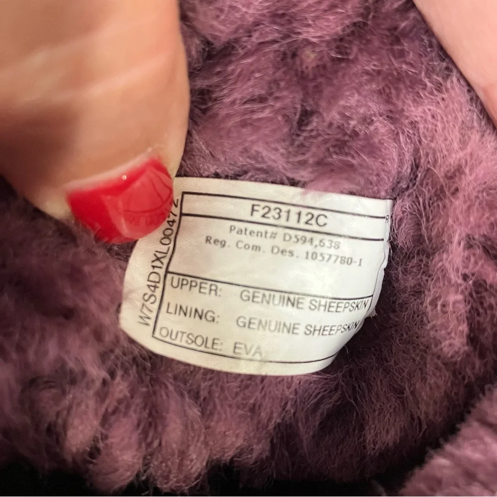 UGG Classic short boots in Aster‎ purple women’s size 8 suede sheepskin Sherpa
